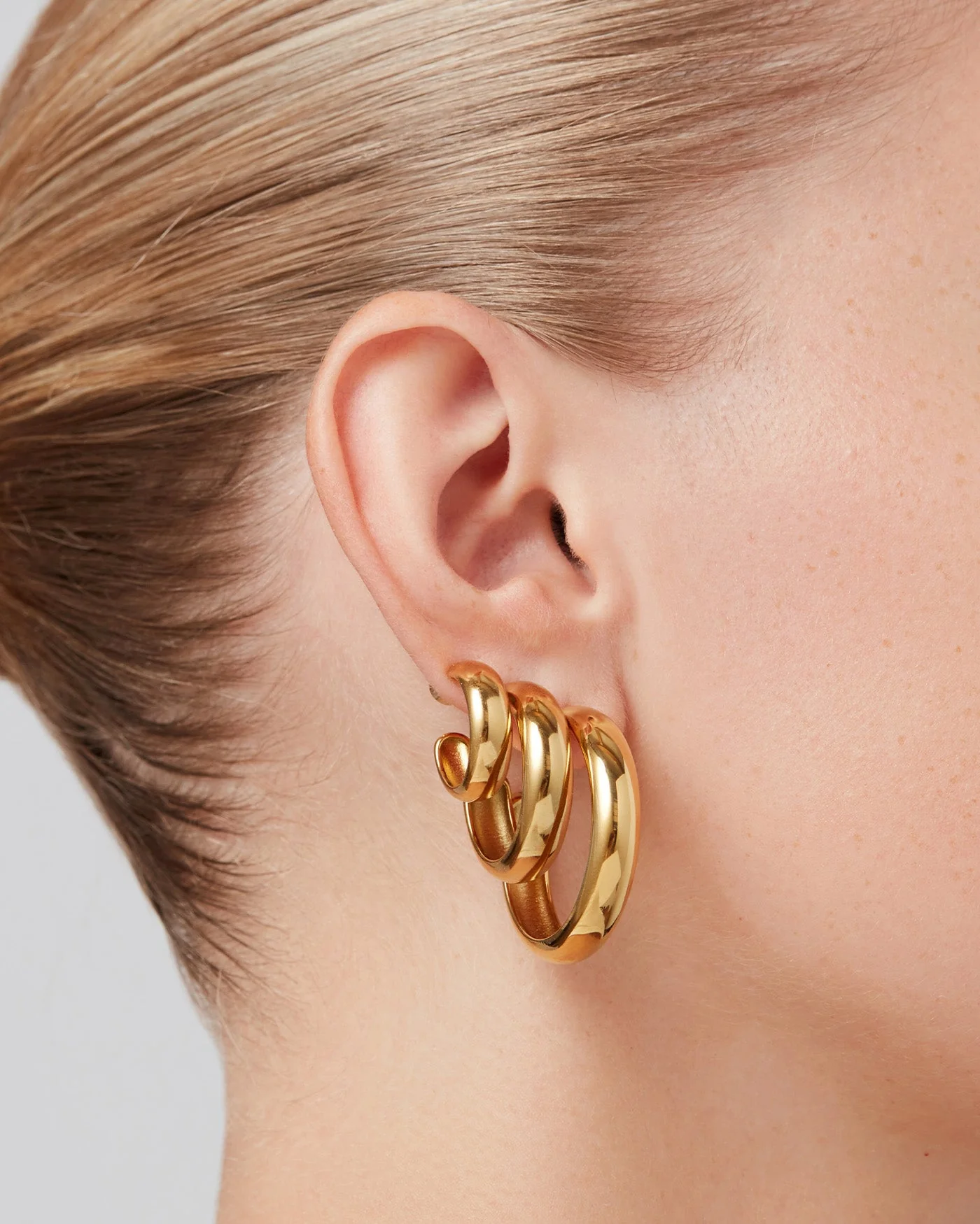 Staple Hoop Earrings - Medium - Image 5